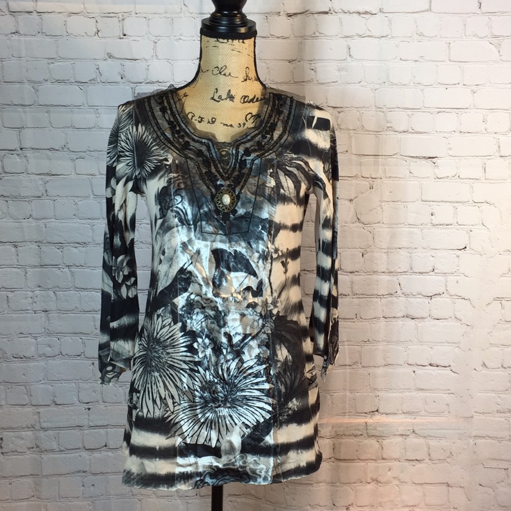 B.L.E.U. Black Gray Floral Stripe Tunic Top Embellished Neckline Blouse Medium
